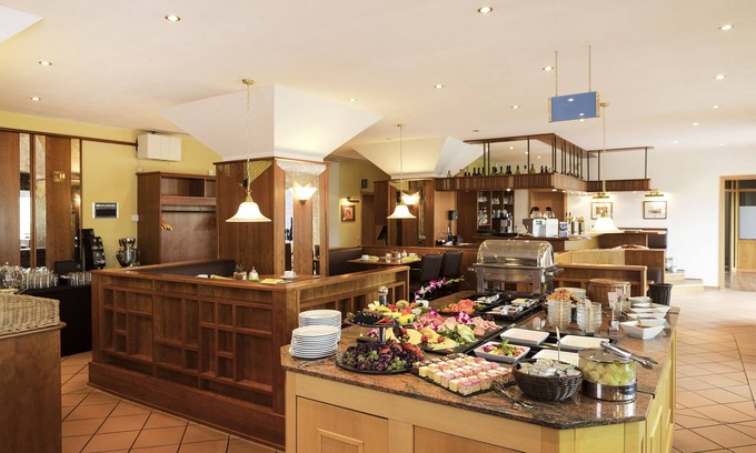 Grevesmuehlen Hotel | Hotel am See