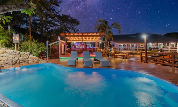 French Harbour Hotel | Hotel and Dive Center Roatan Yacht Club