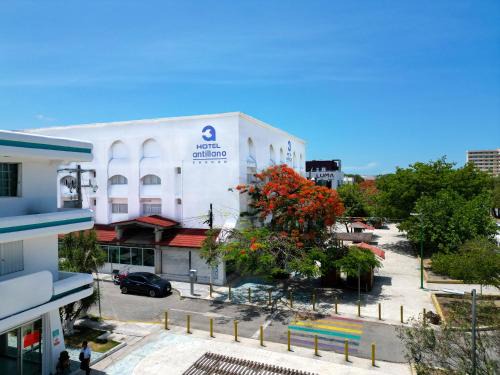 Área de la avenida Tulum Hotel | Hotel Antillano