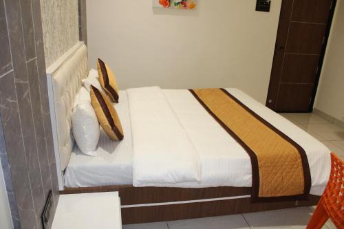 Fardapur Hotel | Hotel Apple