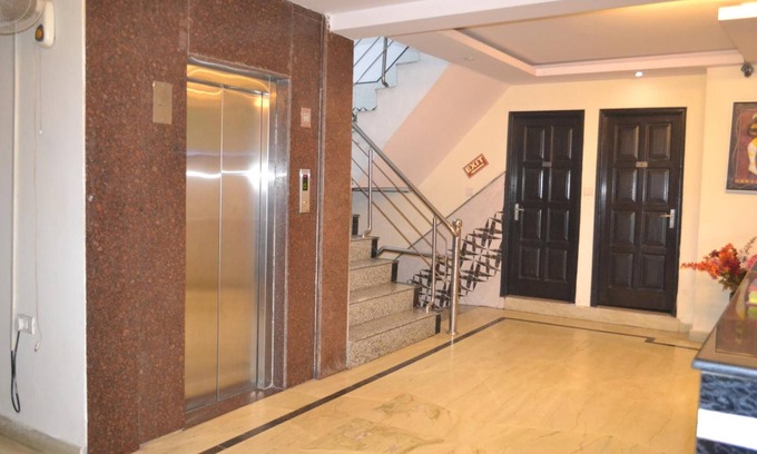 Paharganj Cabina | Hotel Apple Villa by Sushant Travels
