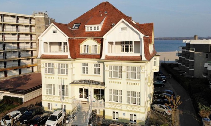 Alt-Travemunde/Ronnau Hotel | Hotel Atlantic Travemünde