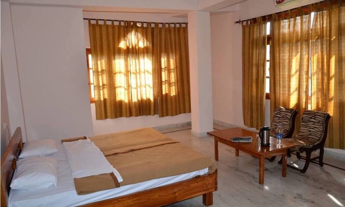 Kumharsain Hotel | Hotel Atul Regency