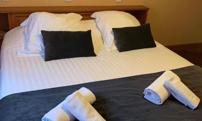 Lorris Hotel | Hotel Au Sauvage