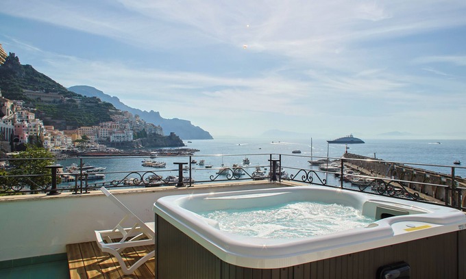 Amalfi Hotel | Hotel Aurora