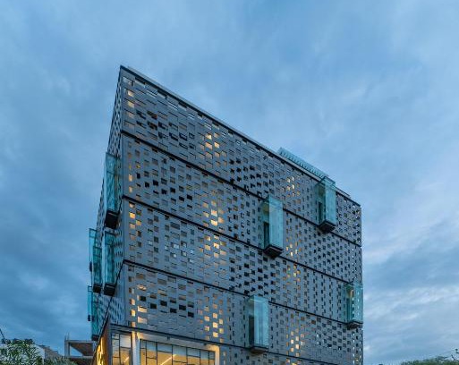 Kondapur Hotel | Hotel B plus L
