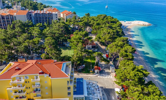 Baska Voda Hotel | Hotel Bacchus