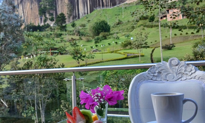 Guatape Hotel | Piedra del Peñol Hotel