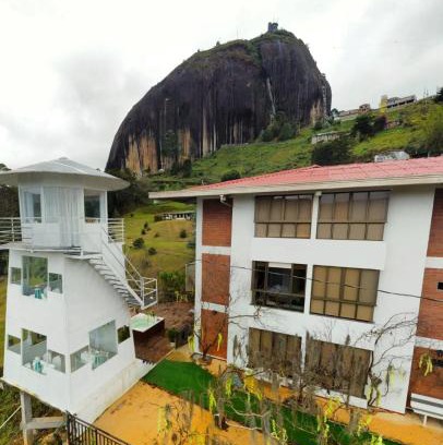Guatape Hotel | Hotel Bahia Del Faro
