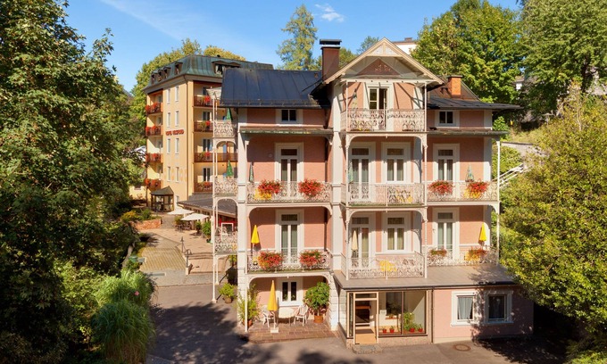 Gmain Hotel | Hotel Bergfried Schoenblick
