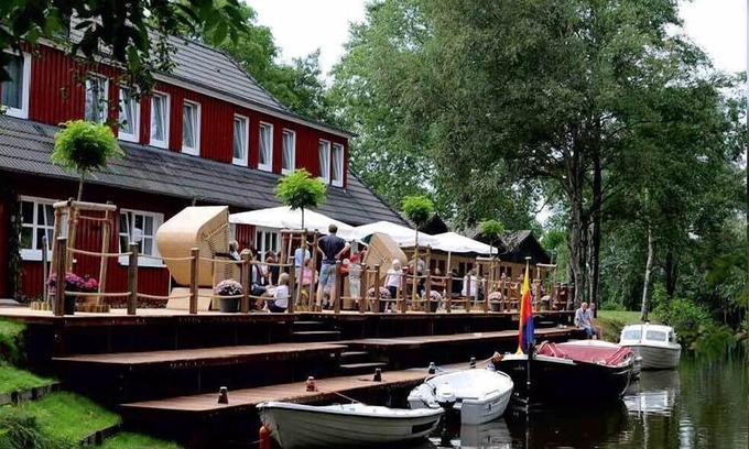 Bedekaspeler Marsch Hotel | Hotel Bootshaus