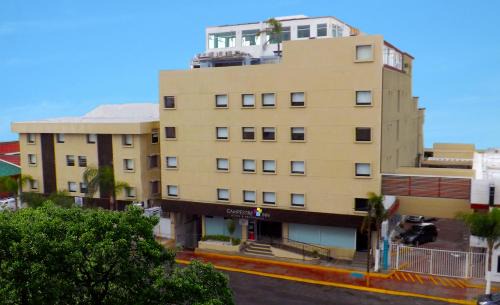León Hotel | Hotel Campestre Inn