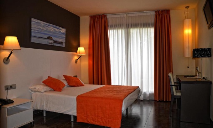 Sant Carles de la Rapita Hotel | Hotel Can Batiste