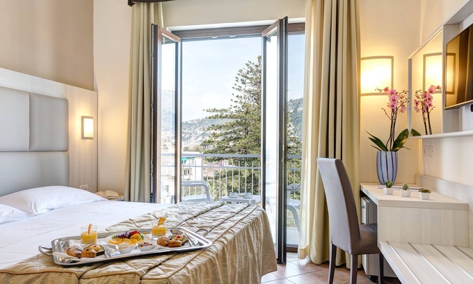 Sant'Agnello Hotel | Hotel Caravel
