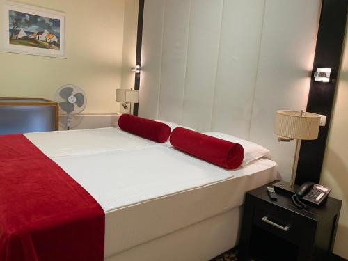 Old Town Hotel | Hotel Central Sarajevo - Gym, Pool & Spa