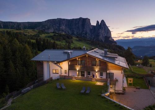 Castelrotto Hotel | Hotel Chalet Dolomites