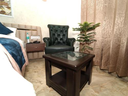 Muzaffarpur Hotel | Hotel Chandigarh View # Luxury in Budget # Lift # Restaurant