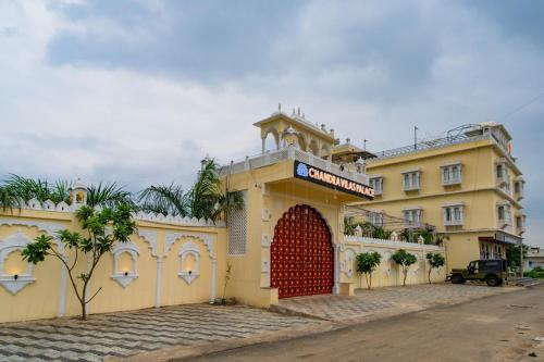 Jhalarapatan Casa | Hotel Chandravilas Palace