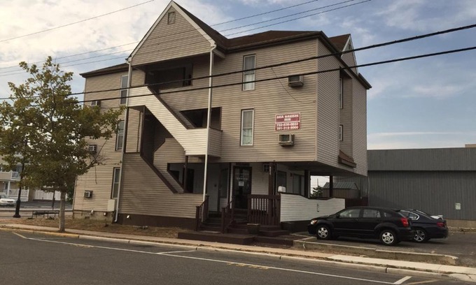 Seaside Heights Hotel | Hotel Charlee Sea Breeze Beach-Suites