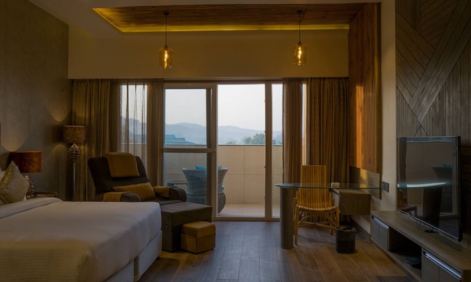 Kangra Hotel | Hotel Clarks Inn Suites Kangra