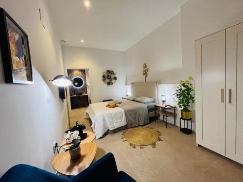 Montolivet Apartamento | Hotel con entrada independiente a pocos pasos de la Ciudad de las Artes y las Ciencias y el Oceanogràfic A solo 1 minuto caminando del Jardín del Turia