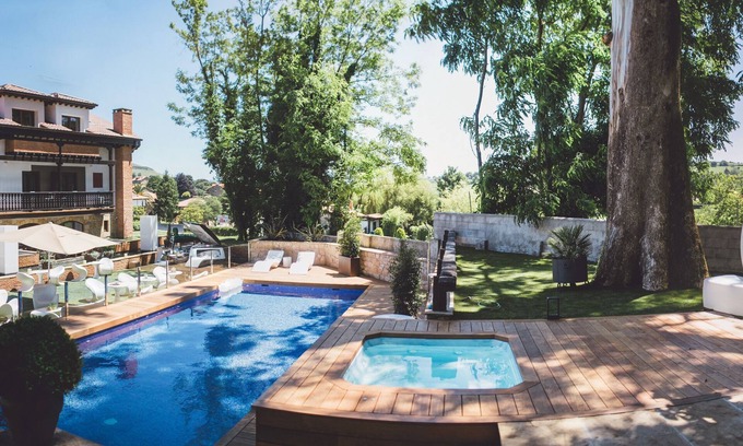 Santillana del Mar Hotel | Hotel Cuevas - Adults Only
