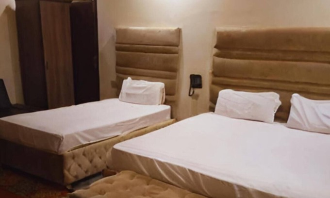 Lahore Hotel | Hotel Days Inn Emporium
