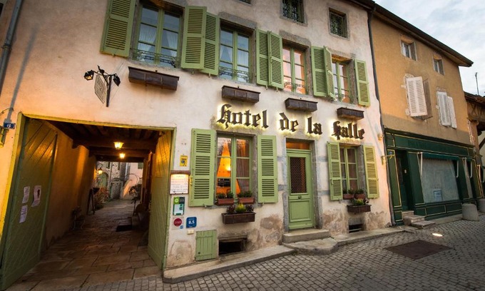 Nolay Hotel | Hotel de la Halle