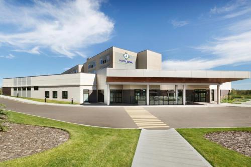 Cold Lake Hotel | Hotel Dene & Conference Centre