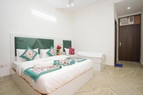 New Delhi Hotel | Hotel Diamond Stay 10 Mints Walking From Nizamuddin Railway Station
