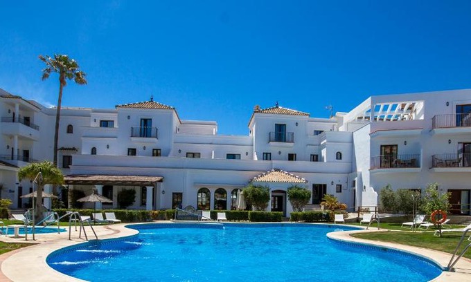 Zahara de los Atunes Hotel | Hotel Doña Lola Zahara