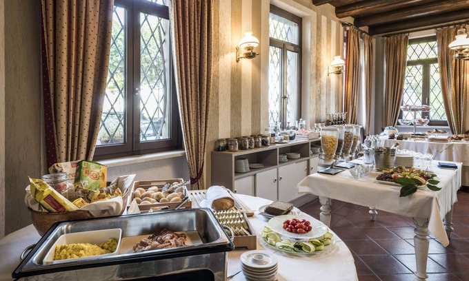 San Benedetto di Lugana Hotel | Hotel Dogana