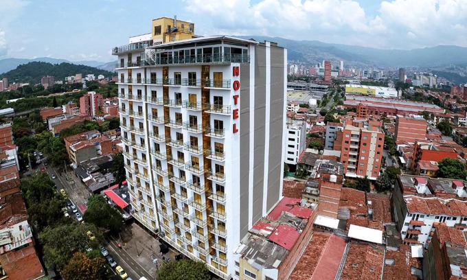 Florida Nueva Hotel | Hotel Dorado La 70