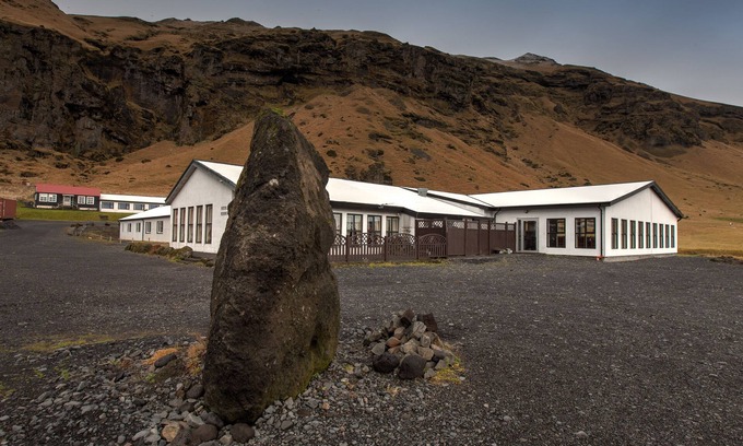 Eyvindarholar Hotel | Hotel Drangshlid