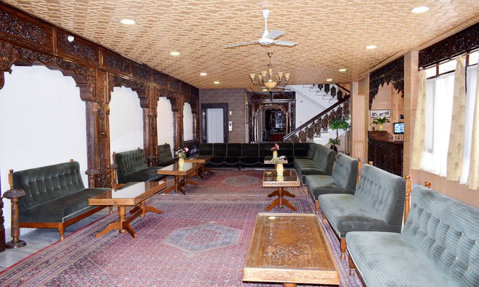 Dal Lake Hotel | Hotel Duke