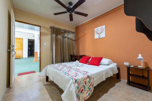 Canas Dulces Cama Y Desayuno | Hotel El Cocobolo Food&Rest Room 4 B&B WiFi AC Pkg Free Swimmingpool