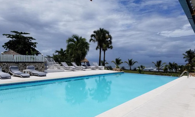 Juan Esteban Hotel | Hotel El Quemaito - Luxury Oceanfront Retreat