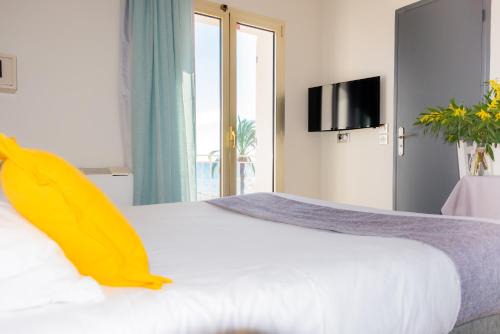 Roquebrune-Cap-Martin Hotel | Hotel et Appartements Reine D'Azur