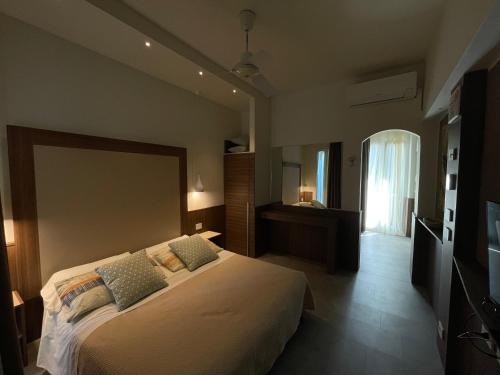 Gabicce Mare Hotel | Hotel Everest - Bar e Ristorante