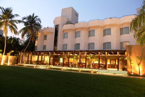 Alkapuri Hotel | Hotel Express Residency Vadodara