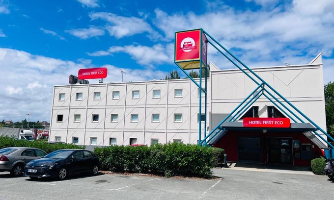Savigny-sur-Orge Hotel | Hotel First Eco Savigny Villemoisson Centre Commercial Carrefour