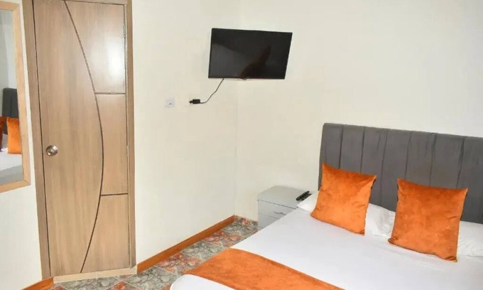 Suba Cama Y Desayuno | Hotel Flamante Bulevar- Habitación Doble con baño privado 4