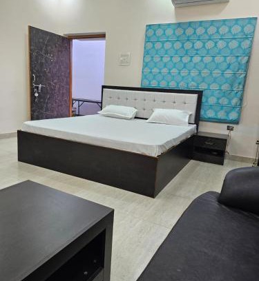 Varanasi Casa | Hotel Gautam Garden Lawn & Banquet Hall Near Kash Vishwanath Temple - Fully Air Conditioning Hotel