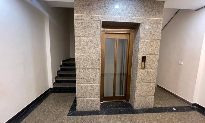 Sector 70 Hotel | Hotel Golden Arrow