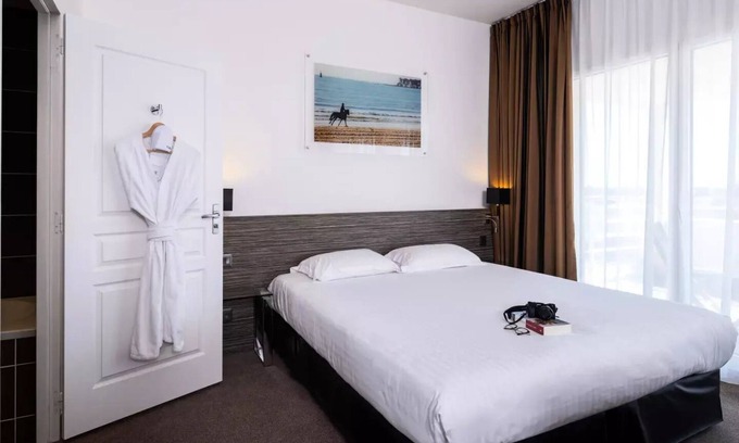 La Baule-Escoublac Apartamento | Hotel Golden Tulip La Baule **** - Superior Room 2 Persons