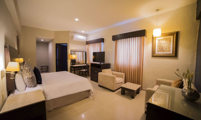 Chetumal Hotel | Hotel Grand Marlon