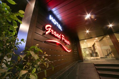Surat Hotel | Hotel Grand Pragati