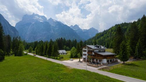Auronzo di Cadore Hotel | Hotel Griglieria Pizzeria Gnomo Goloso