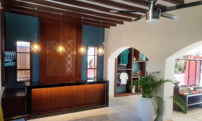 Zona Paseo Montejo Hotel | Hotel Holly