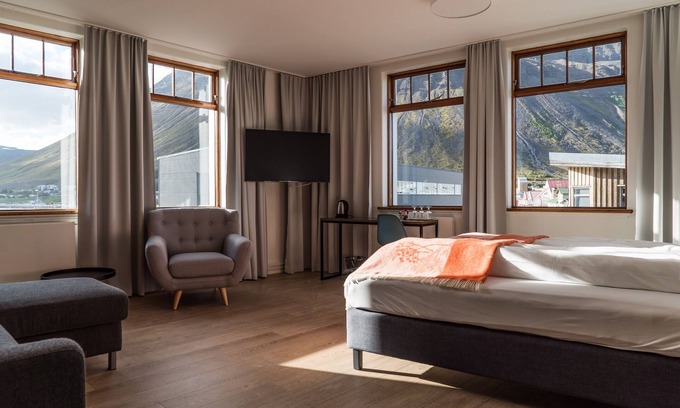 Isafjordur Hotel | Hotel Isafjordur Horn